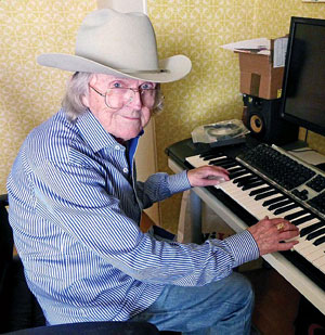 hans.piano.300x309.jpg